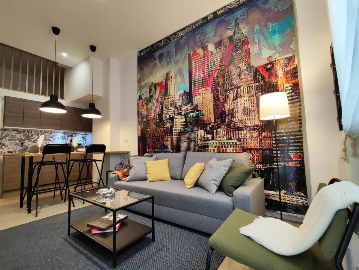 One-Bedroom Apartment,1347981092:JPEG